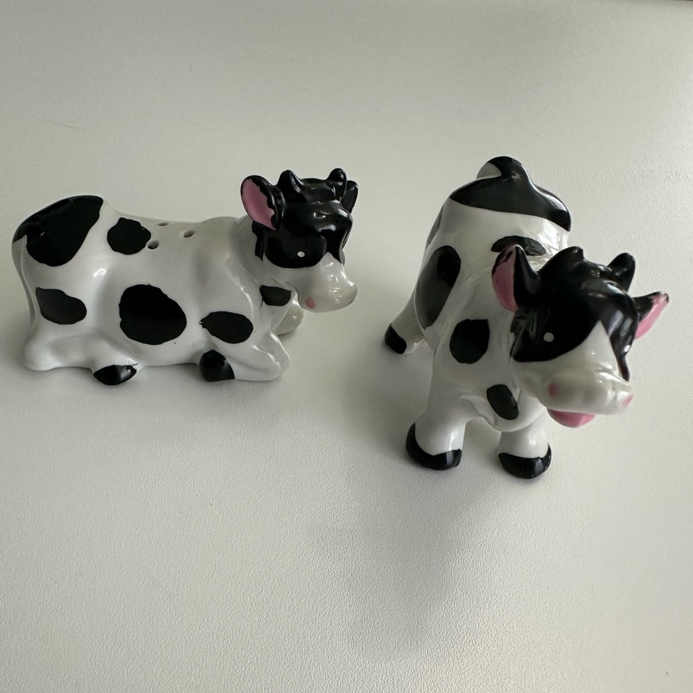 Cute Ceramic Black and White Cow Salt and Pepper Shakers